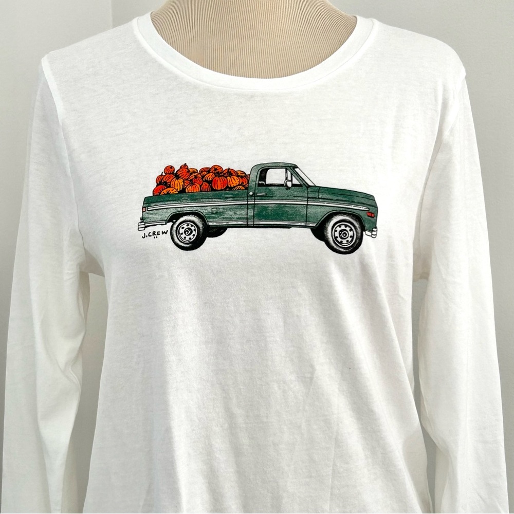 🌸NWT J.Crew Collectible Autumn Long Sleeve Tee. Green Pick Up w/Pumpkins. Large - Picture 10 of 10